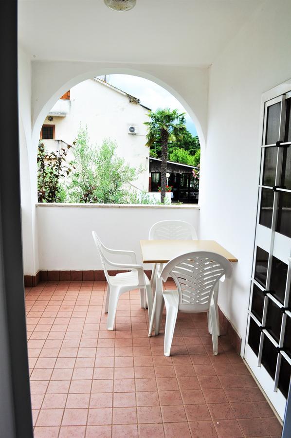 Tri Srca Apartments & Rooms Funtana Buitenkant foto