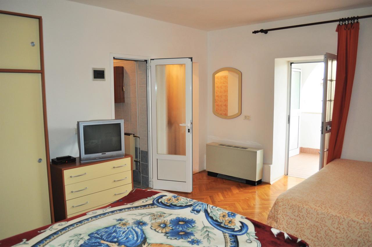 Tri Srca Apartments & Rooms Funtana Buitenkant foto