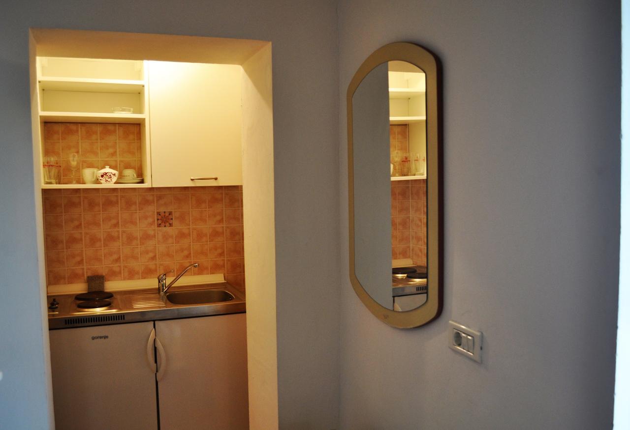 Tri Srca Apartments & Rooms Funtana Buitenkant foto