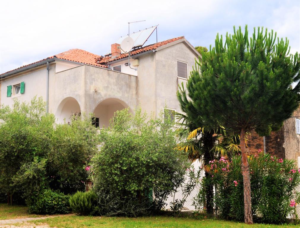 Tri Srca Apartments & Rooms Funtana Buitenkant foto