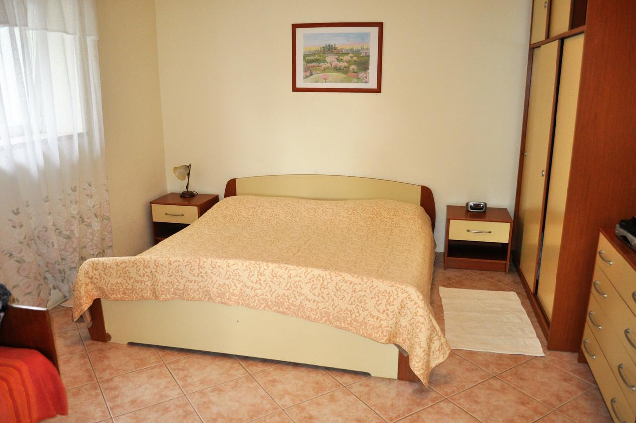Tri Srca Apartments & Rooms Funtana Buitenkant foto
