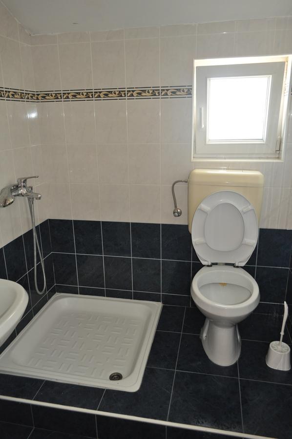 Tri Srca Apartments & Rooms Funtana Buitenkant foto