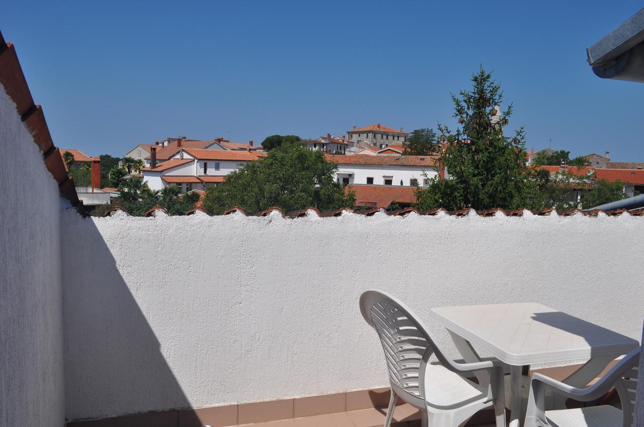 Tri Srca Apartments & Rooms Funtana Buitenkant foto