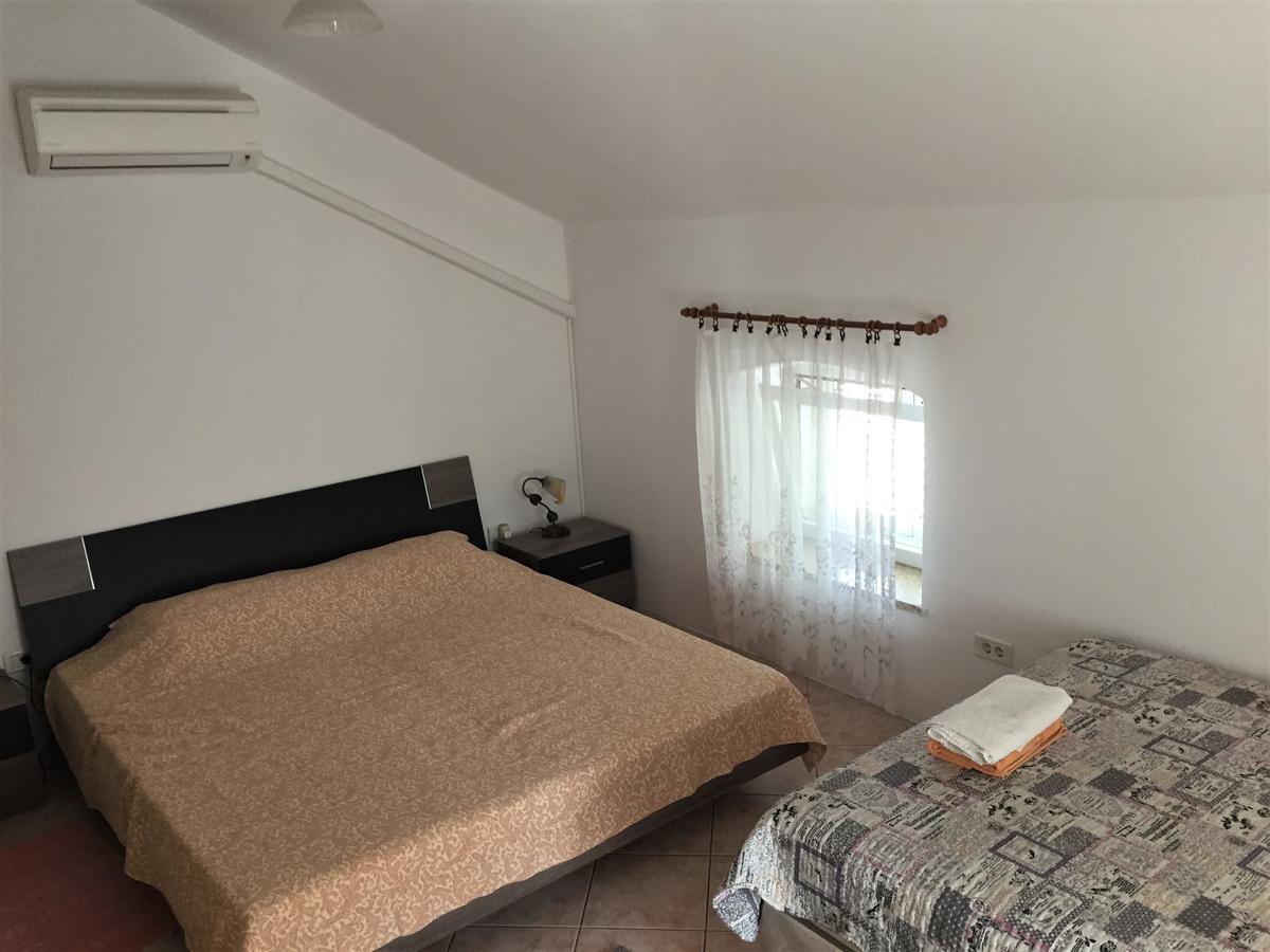 Tri Srca Apartments & Rooms Funtana Buitenkant foto
